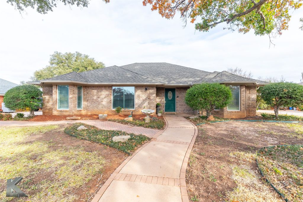 2810 Woodlake Drive, Abilene, TX 79606