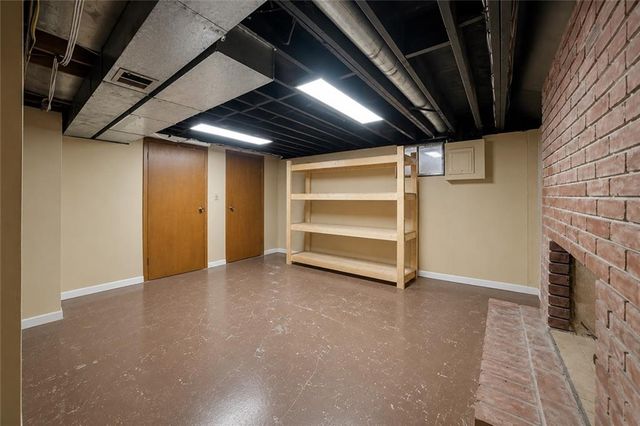 5136 Reeds Road, Mission, KS 66202