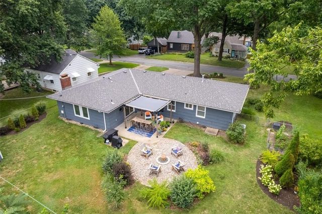5136 Reeds Road, Mission, KS 66202