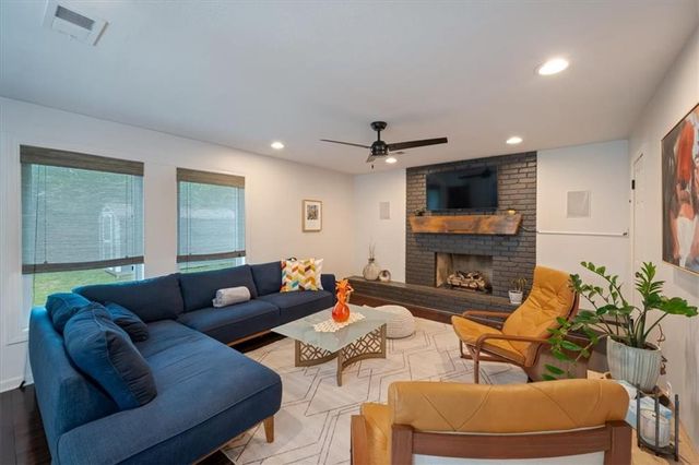 5136 Reeds Road, Mission, KS 66202