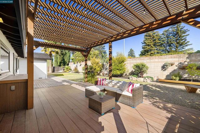 1541 Longford Ct, Walnut Creek, CA 94598