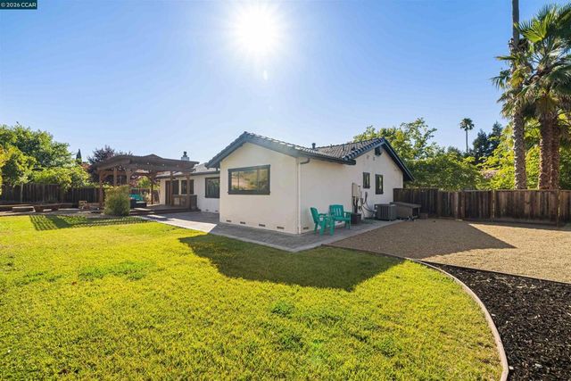 1541 Longford Ct, Walnut Creek, CA 94598