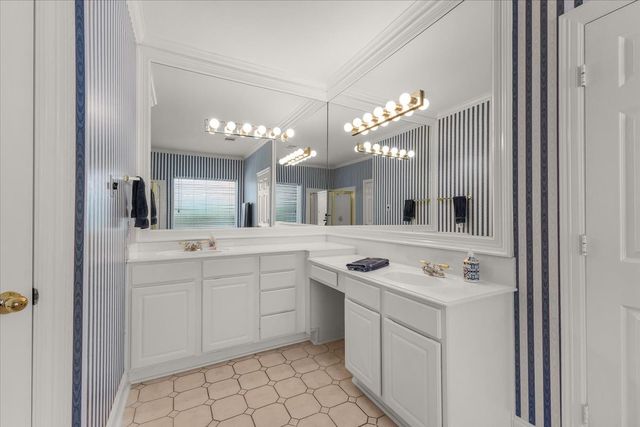 8117 Sun Meadows Court, Fort Worth, TX 76123