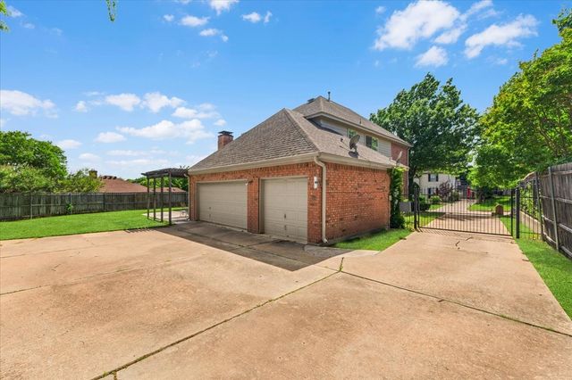 8117 Sun Meadows Court, Fort Worth, TX 76123