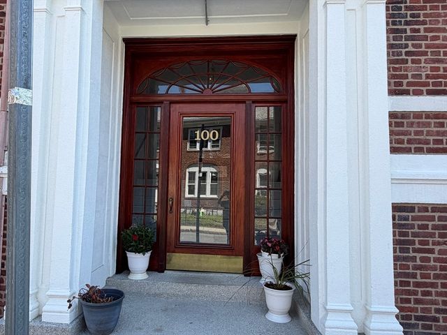 100 Lanark Rd. 1, Boston, MA 02135