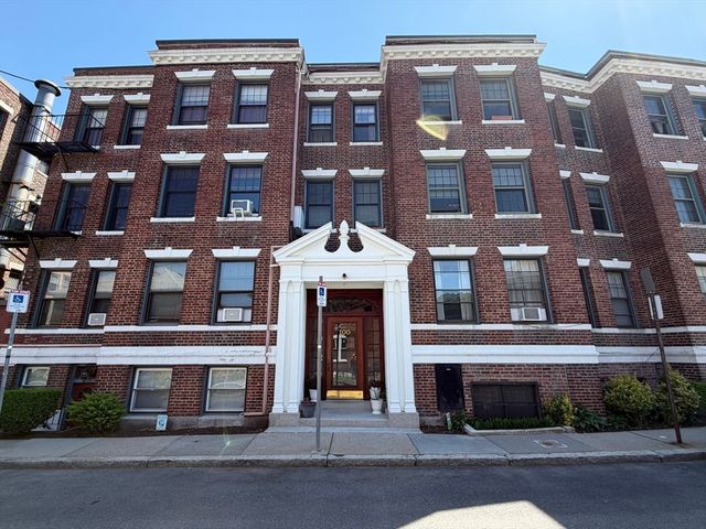 100 Lanark Rd. 1, Boston, MA 02135