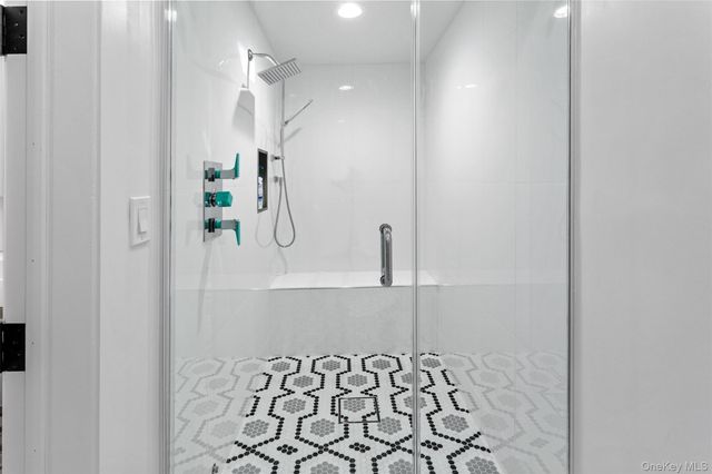 1 Osprey Court, Belle Terre, NY 11777