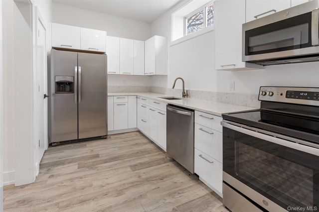 1 Osprey Court, Belle Terre, NY 11777