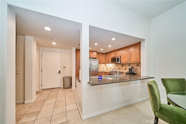 931 E Walnut 607, Pasadena, CA 91106