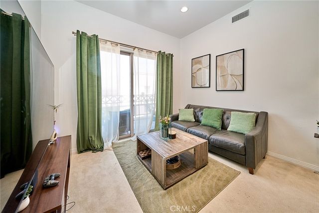 931 E Walnut 607, Pasadena, CA 91106