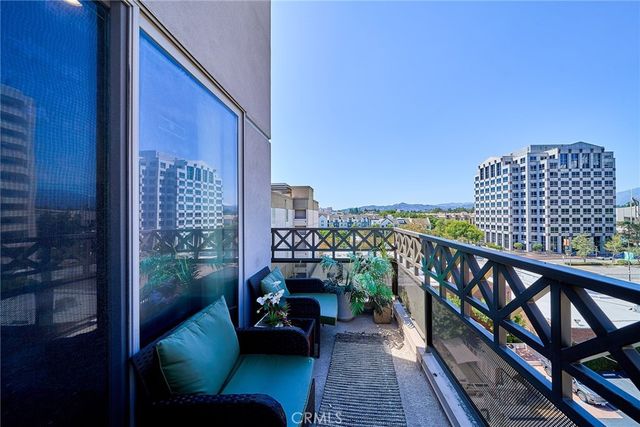 931 E Walnut 607, Pasadena, CA 91106