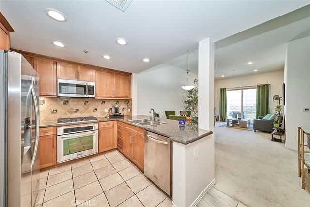 931 E Walnut 607, Pasadena, CA 91106