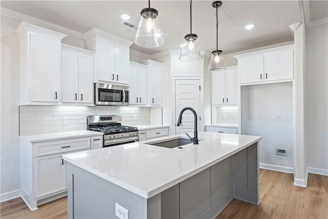 1902 Farmer Street, Pea Ridge, AR 72751