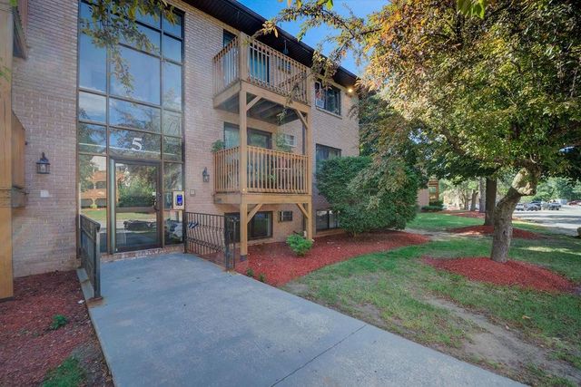 5 Lancelot Ct Apt 2, Salem, NH 03079