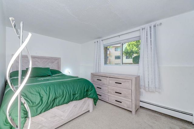 5 Lancelot Ct Apt 2, Salem, NH 03079