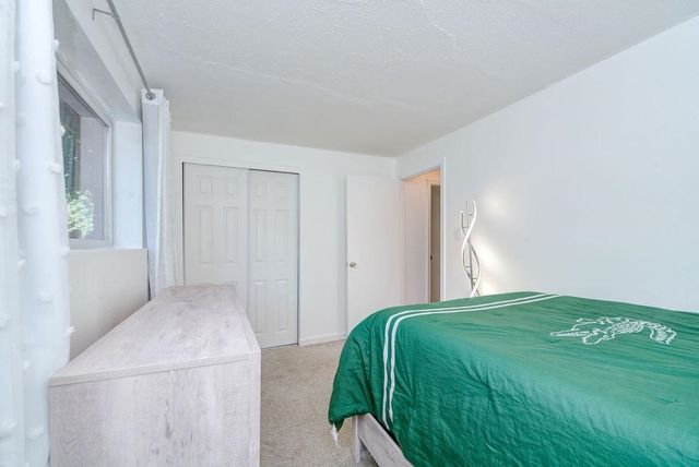 5 Lancelot Ct Apt 2, Salem, NH 03079