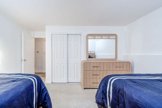 5 Lancelot Ct Apt 2, Salem, NH 03079
