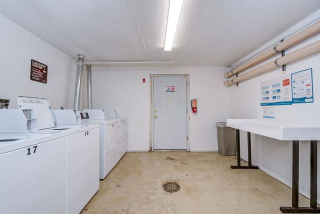 5 Lancelot Ct Apt 2, Salem, NH 03079