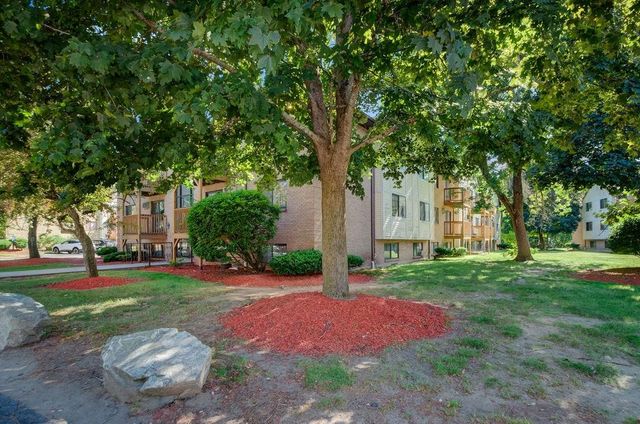 5 Lancelot Ct Apt 2, Salem, NH 03079