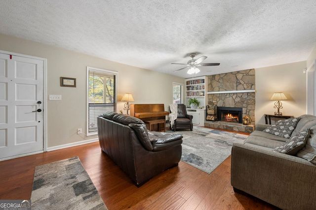 7080 Sumit Creek Drive NW, Kennesaw, GA 30152