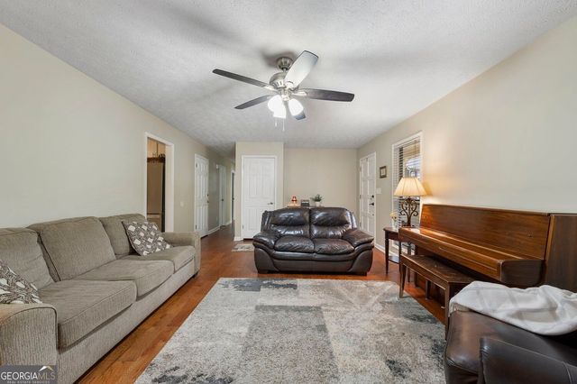 7080 Sumit Creek Drive NW, Kennesaw, GA 30152