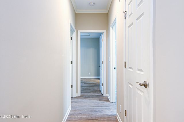 6903 Winnie Way, Louisville, KY 40228