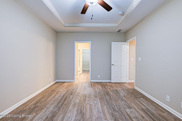 6903 Winnie Way, Louisville, KY 40228