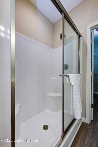 6903 Winnie Way, Louisville, KY 40228