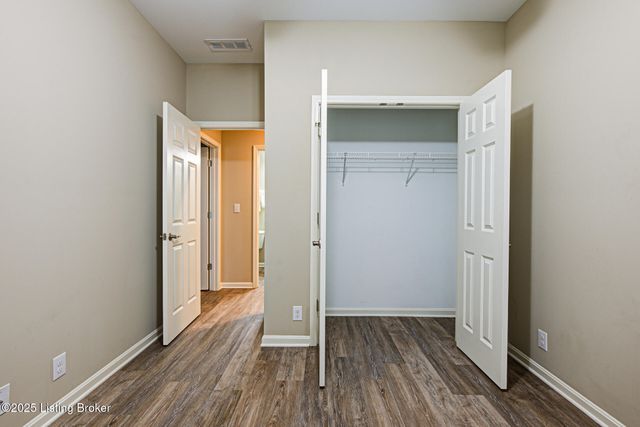 6903 Winnie Way, Louisville, KY 40228