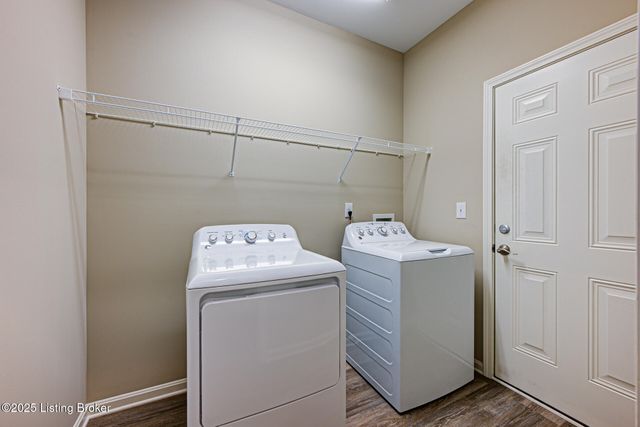 6903 Winnie Way, Louisville, KY 40228