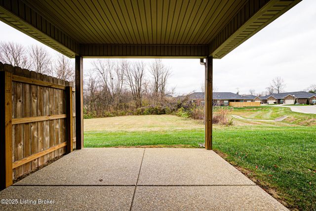 6903 Winnie Way, Louisville, KY 40228