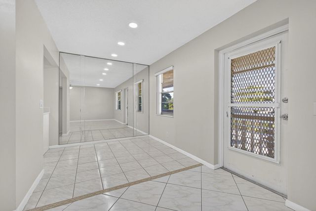 149 Hastings I, West Palm Beach, FL 33417