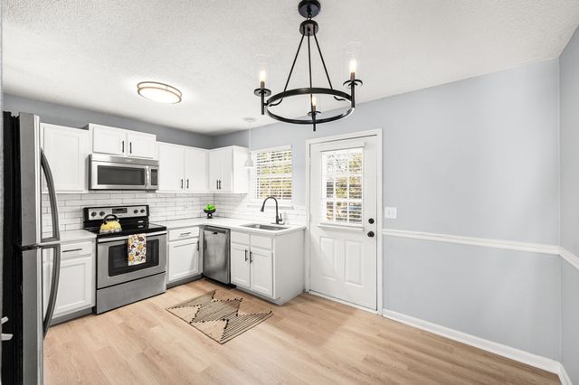 906 Lauren Ct, Nashville, TN 37217