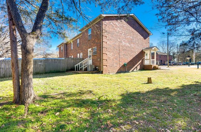 906 Lauren Ct, Nashville, TN 37217