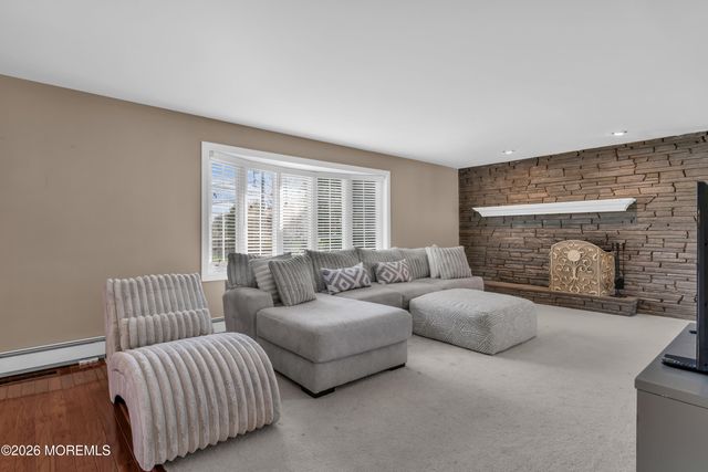 910 Somerset Drive, Toms River, NJ 08753