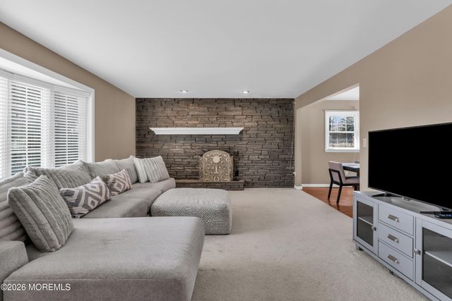 910 Somerset Drive, Toms River, NJ 08753