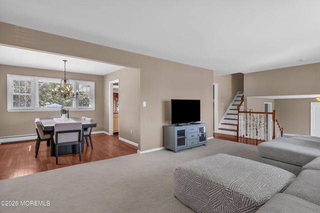 910 Somerset Drive, Toms River, NJ 08753