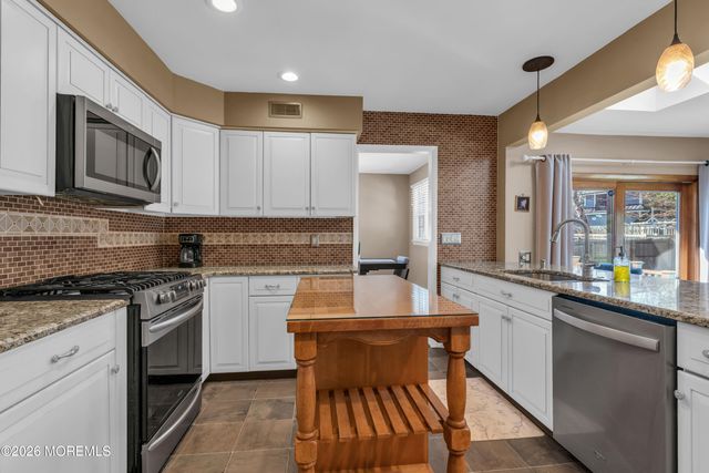 910 Somerset Drive, Toms River, NJ 08753