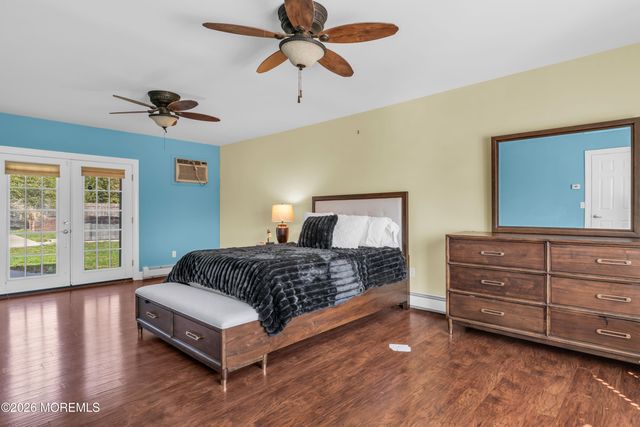 910 Somerset Drive, Toms River, NJ 08753