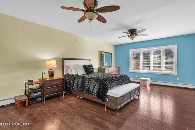 910 Somerset Drive, Toms River, NJ 08753