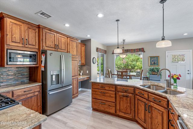 2443 E Nasturtium Street, Oro Valley, AZ 85755