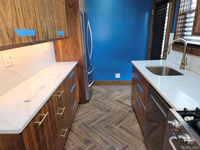 94 Briggs Avenue 1, Yonkers, NY 10701