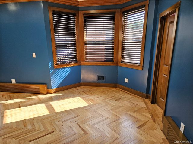 94 Briggs Avenue 1, Yonkers, NY 10701