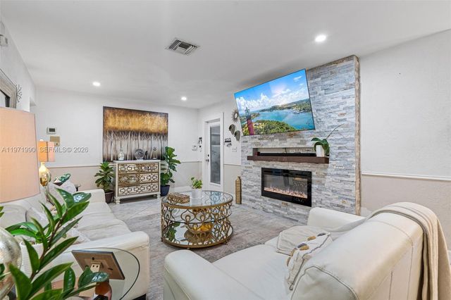 18805 W Lake Dr, Hialeah, FL 33015