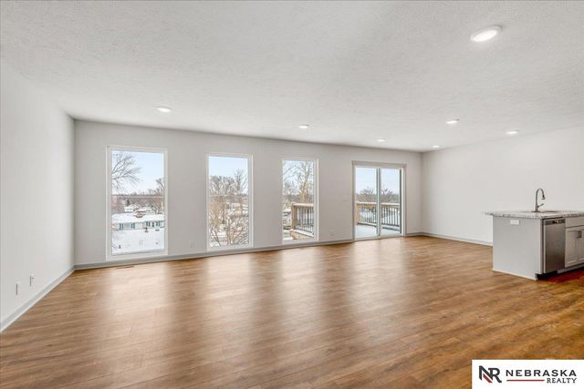 1010 S 14th Avenue, Blair, NE 68008