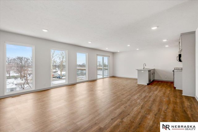 1010 S 14th Avenue, Blair, NE 68008