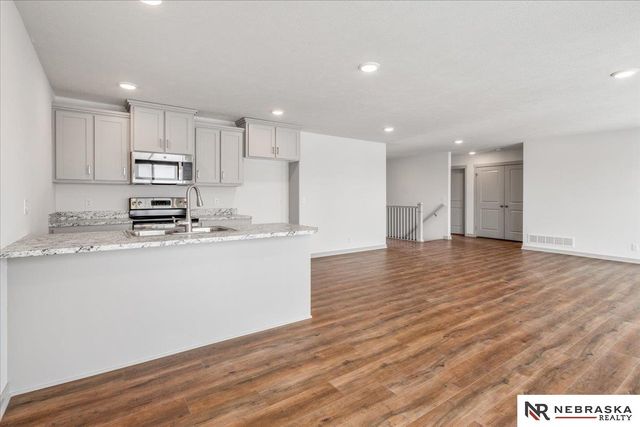 1010 S 14th Avenue, Blair, NE 68008