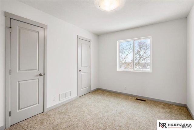 1010 S 14th Avenue, Blair, NE 68008