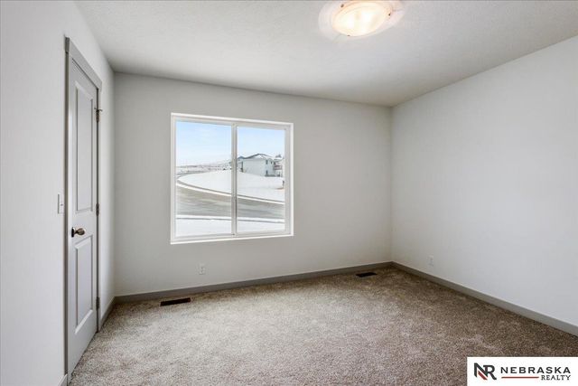 1010 S 14th Avenue, Blair, NE 68008