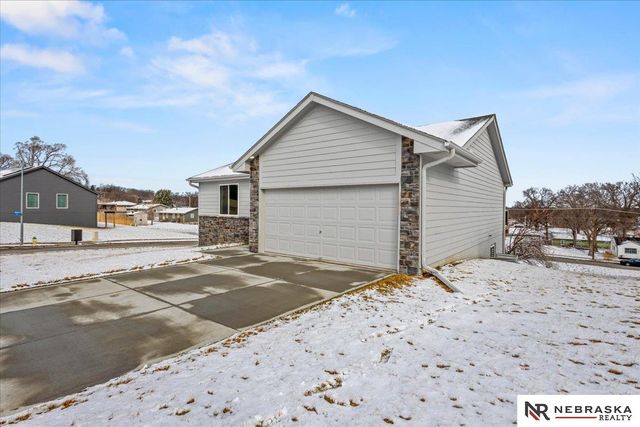 1010 S 14th Avenue, Blair, NE 68008